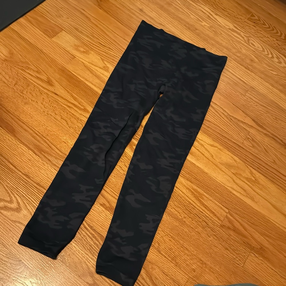Spanx seamless camo leggings
